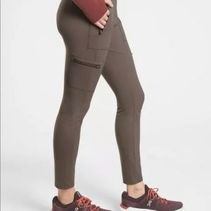 Athleta Headland Hybrid Cargo Tight—Size 2